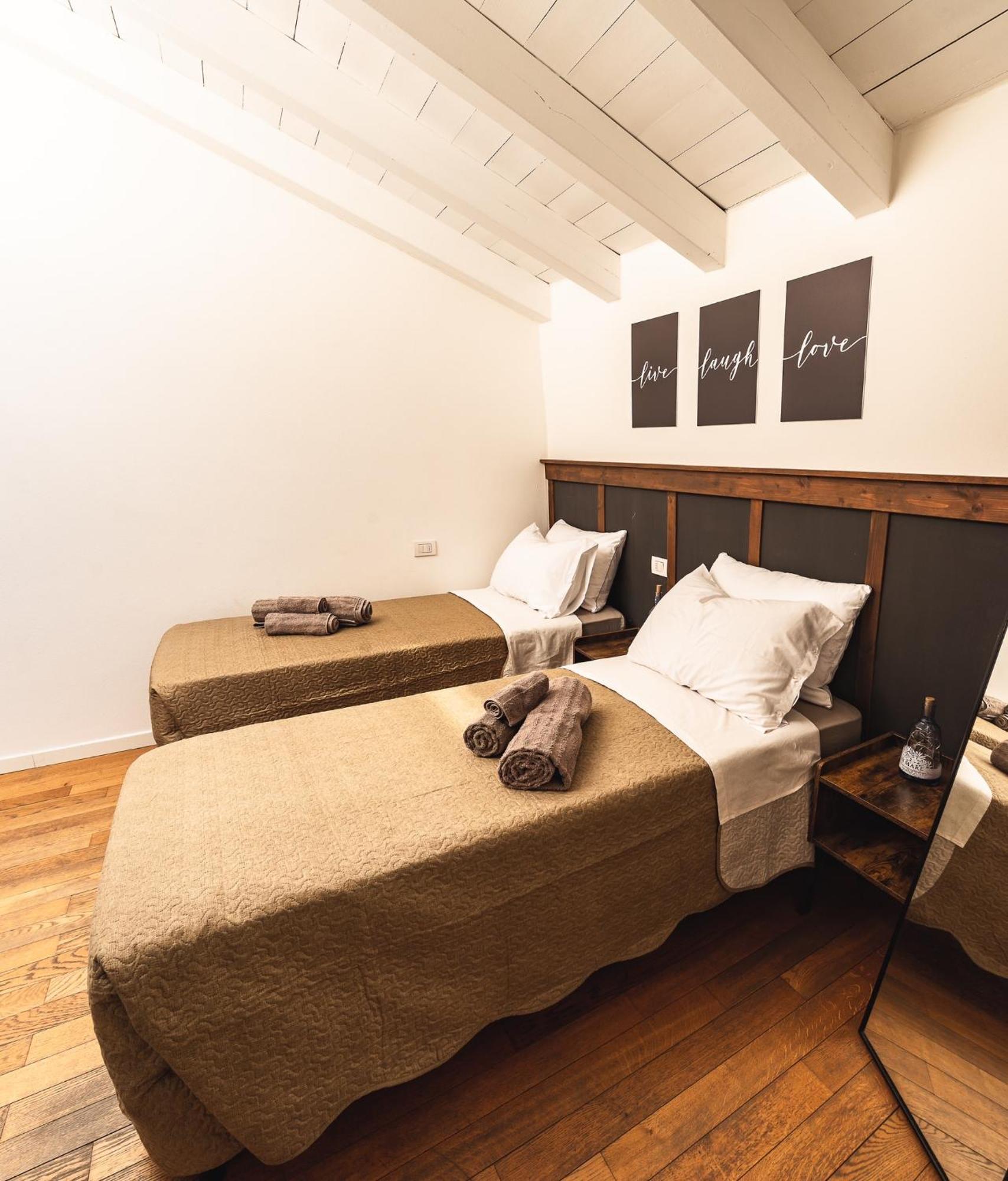 Luxury Industrial Apt Vicino Al Centro Con Garage Brescia Exterior photo